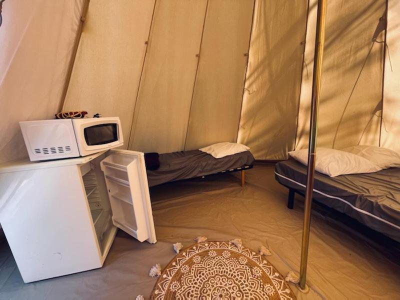 Camping Paradis Family Les Rives De L'Herault Жиняк Екстериор снимка