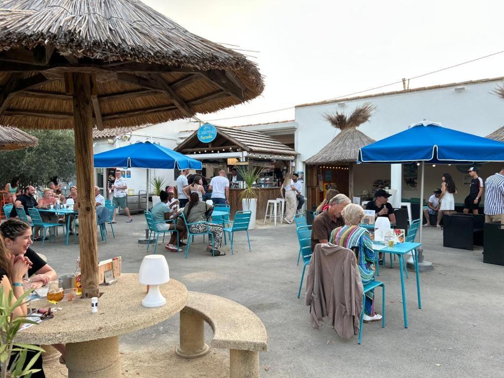 Camping Paradis Family Les Rives De L'Herault Жиняк Екстериор снимка