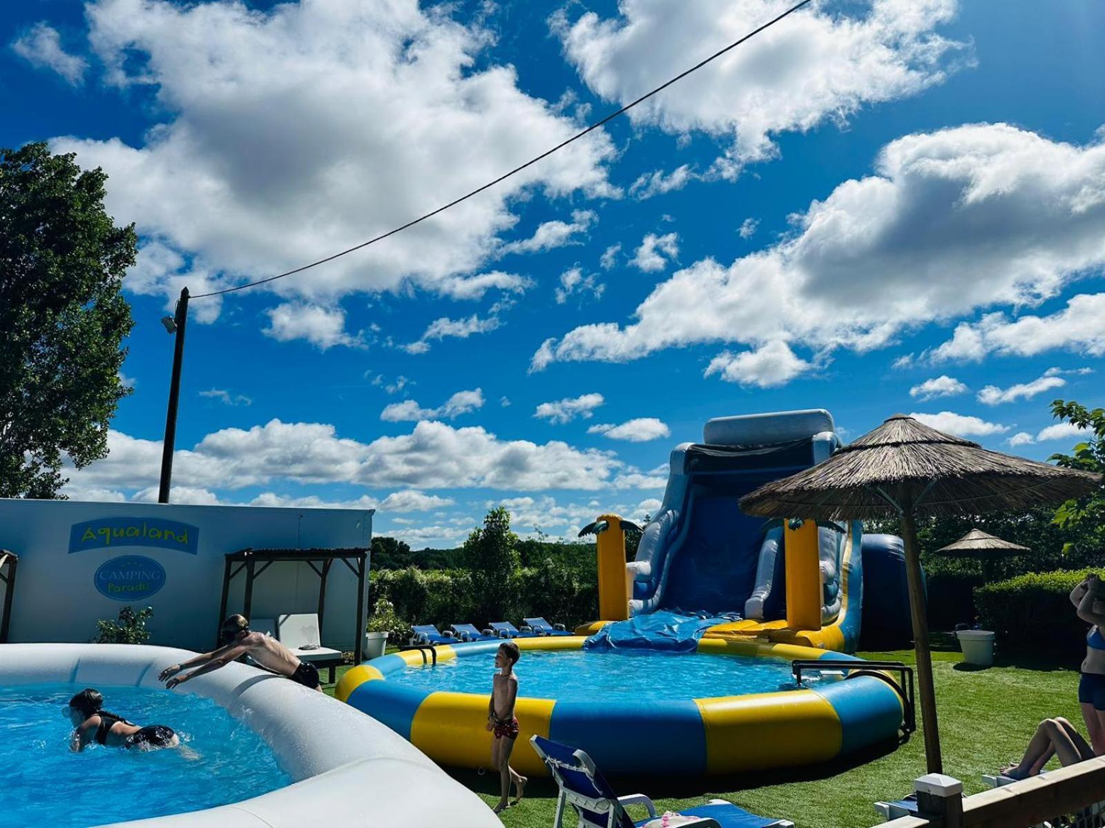 Camping Paradis Family Les Rives De L'Herault Жиняк Екстериор снимка