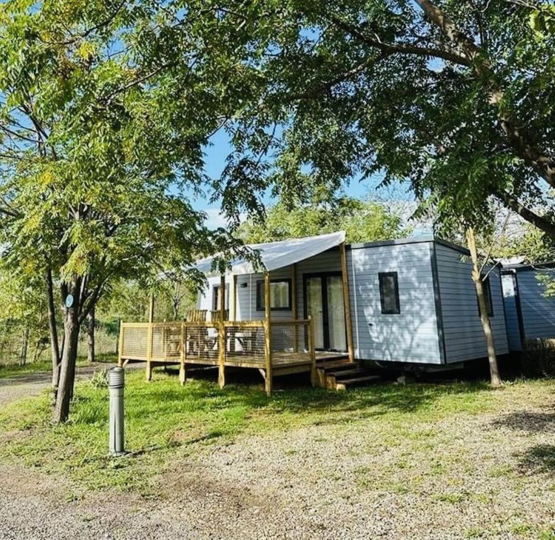 Camping Paradis Family Les Rives De L'Herault Жиняк Екстериор снимка